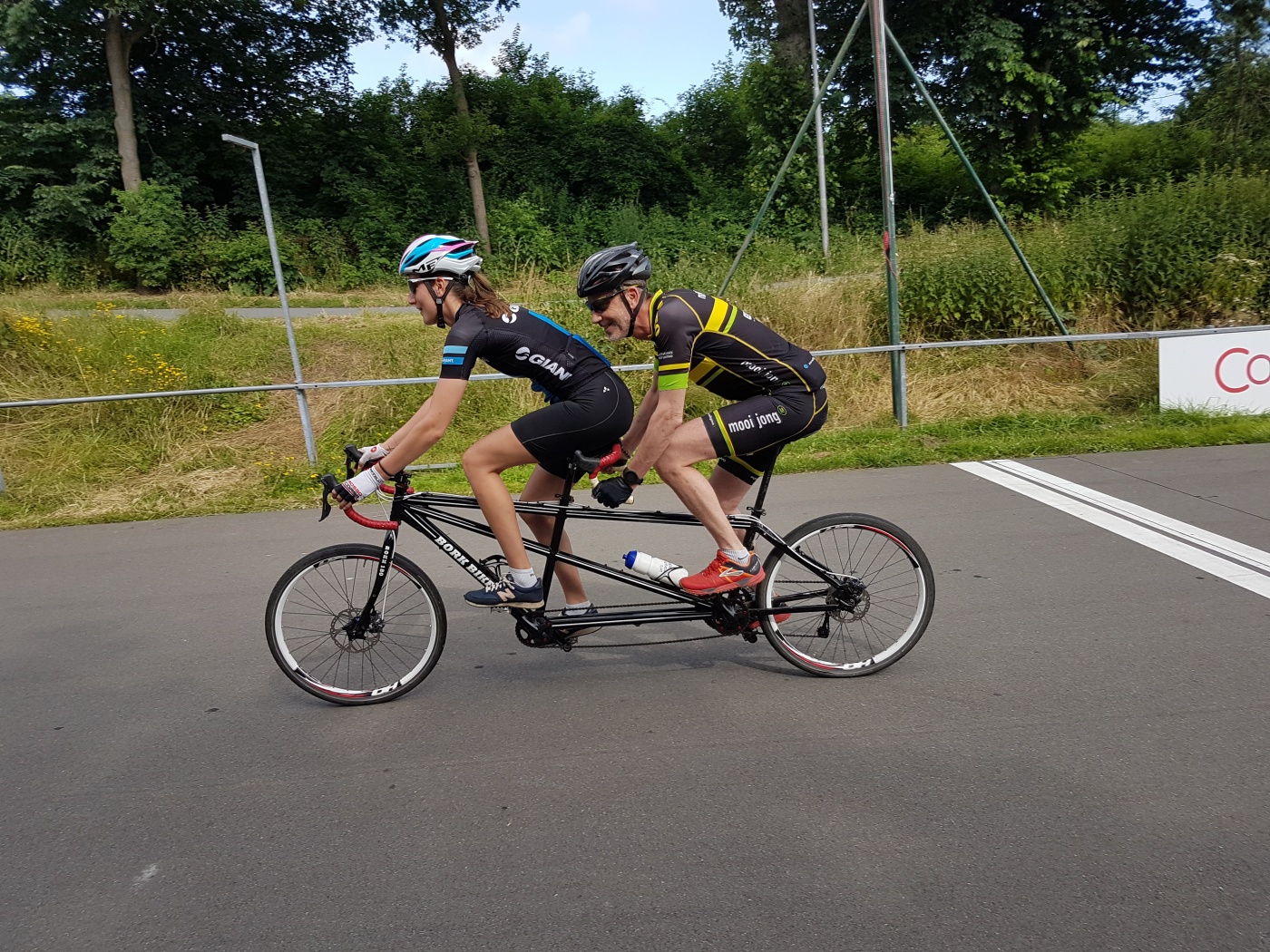 tandem3.jpg